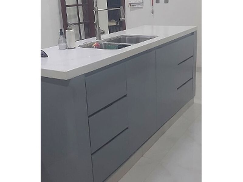 Mesón granito blanco para lavamanos
