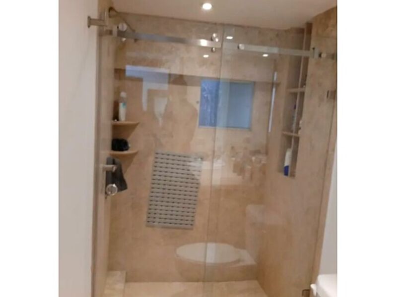 Baños de vidrio templado-México 