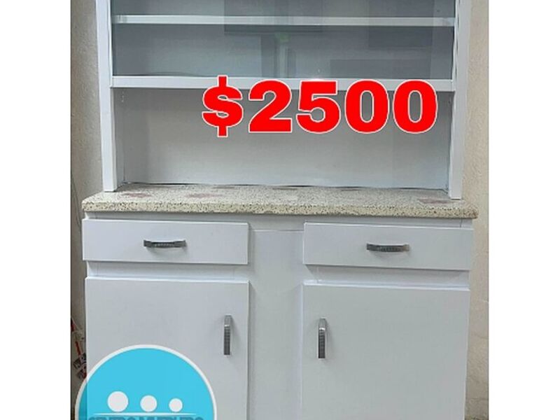 Gabinete metálico blanco