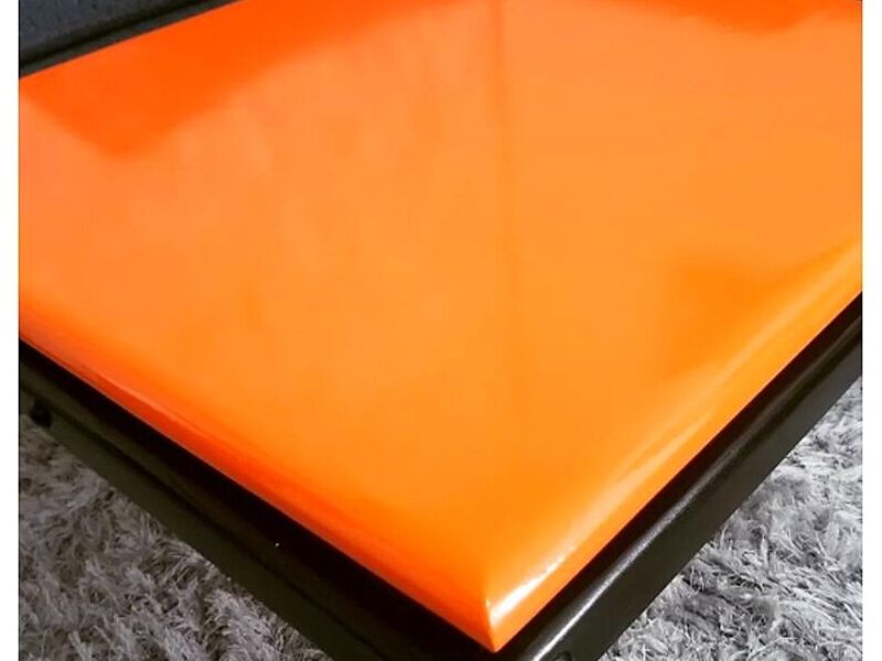 Mesa de centro naranja México