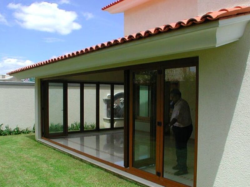 Ventana marco negro México 